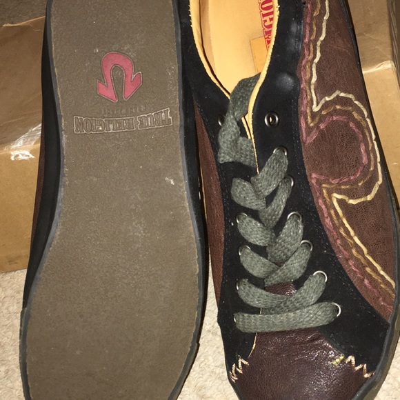 True religion casual shoe/sneaks $190 - Picture 3 of 4